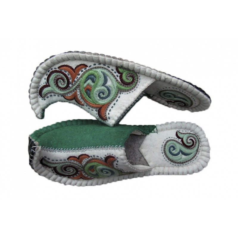 half-green-white-slippers (unisex)