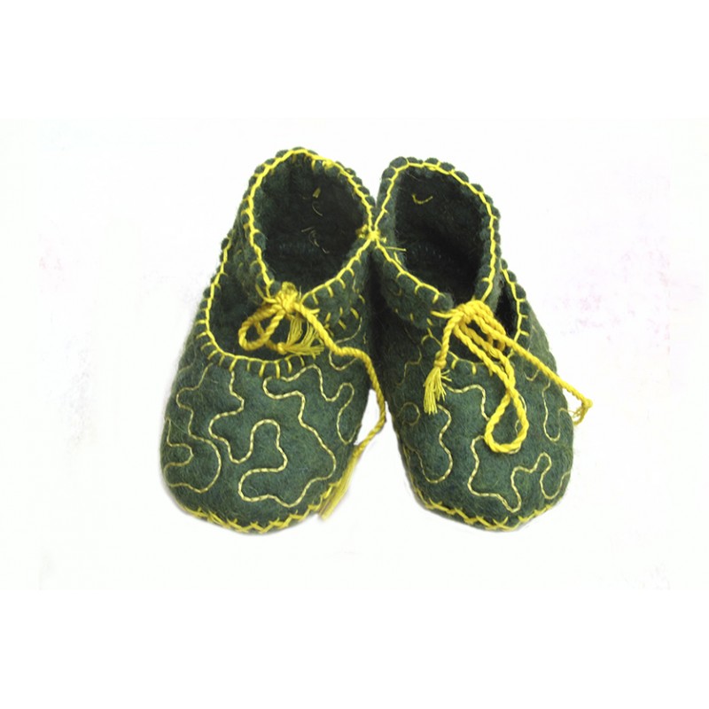felt-lace-baby-bootees  