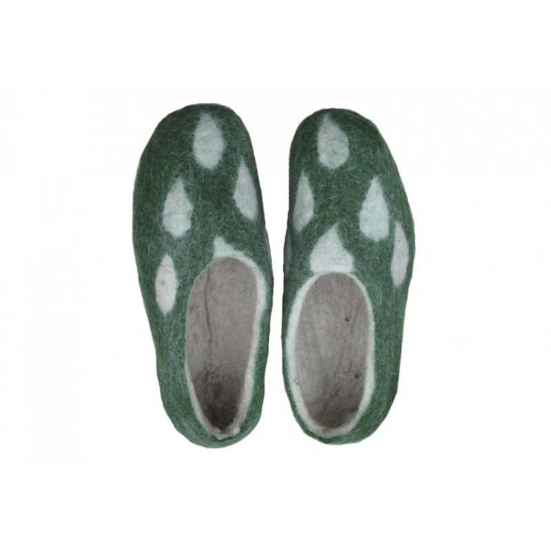 green-leaves-slippers